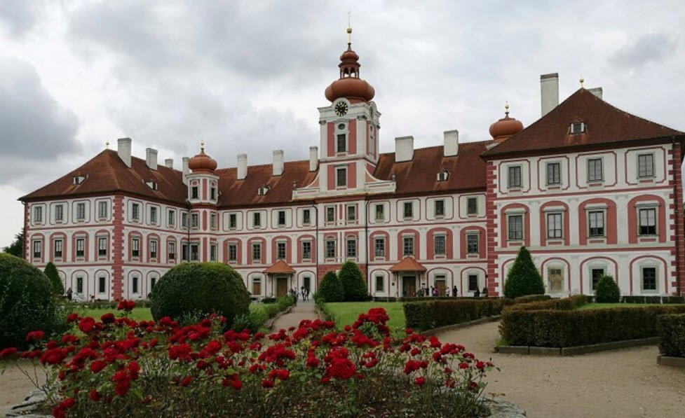Zámek Mnichovo Hradiště, Mnichovo Hradiště, Czechia, Czech Republic (Czechia)